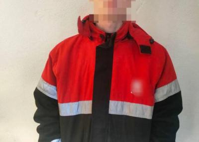 Se deplasa pe contrasens cu farurile stinse: Un adolescent de 17 ani, prins la volan cu droguri