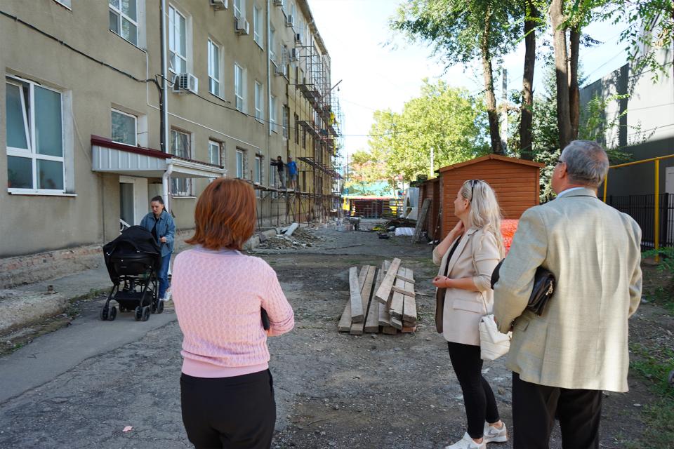 Monitorizarea procesului de termoizolare fațadei clădirii Primăriei mun. Cahul continuă // FOTO