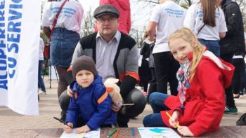 Tații în concediu de îngrijire a copiilor: o experiență care ia amploare în Moldova