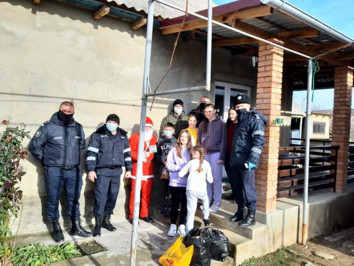 IP Cahul s-a alăturat campaniei ,,Poliția aduce Crăciunul”/FOTO