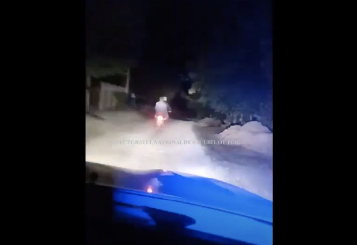 Urmăriri ca în filme în Crihana Veche. Un motociclist în stare de ebrietate prins de poliție /VIDEO