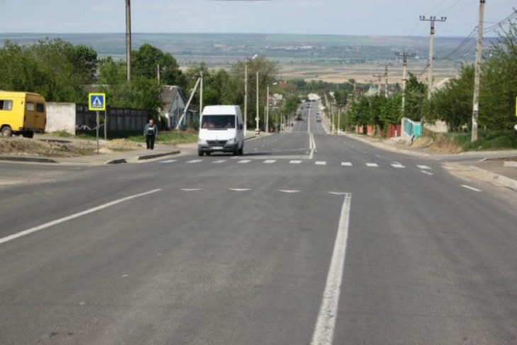 Taxa pentru folosirea drumurilor va fi distribuită 100% în bugete locale