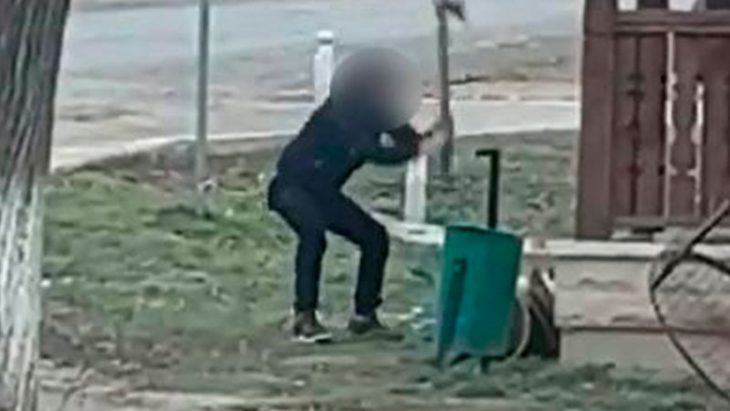 Un bărbat din Giurgiulești amenința cu un topor oamenii din sat. A fost imobilizat de Polițiștii de Frontieră /VIDEO