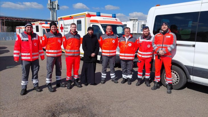 Mitropolia Basarabiei a condus o delegație de 8 medici, 3 ambulanțe și un microbuz dotat cu echipament medical cu destinația Odessa și Mariupol din Ucraina