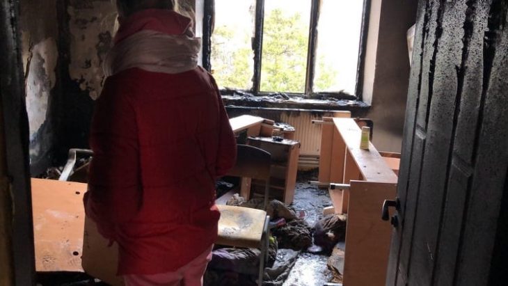O cameră din căminul Colegiului I. Hasdeu din Cahul a fost mistuită de flăcări. Studenții au fost evacuați //FOTO