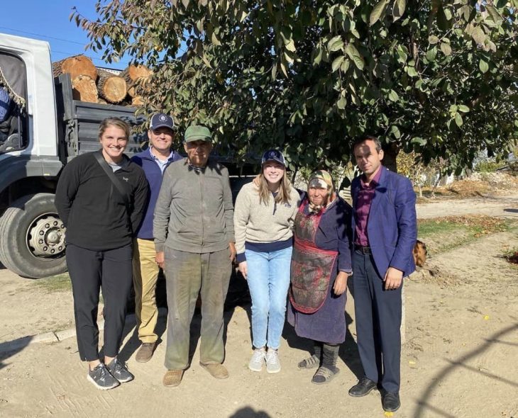 La inițiativa primarului Nicolae Dandiș și cu suportul unei organizații din SUA, 300 de familii vulnerabile din Cahul vor primi GRATUIT lemne și brichete