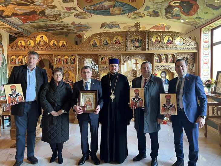 Episcopia Basarabiei de Sud ia oferit președintelui Parlamentului Republicii Moldova, Igor Grosu o icoană cu chipul lui Ștefan cel Mare și Sfânt