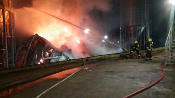Un alt rezervor  din Portul Giurgiulești a fost prăbușit. Pompierii au localizat incendiul /VIDEO