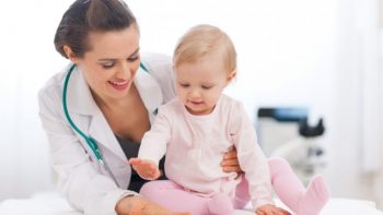 Medicii pediatri vor fi transferați, de la 1 martie, în instituțiile de asistență medicală primară
