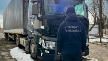 Doi bărbați din Vulcănești au introdus prin contrabandă în țară un camion cu remorcă