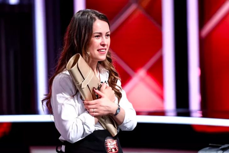 Nina Hariton din Slobozia Mare a impresionat jurații showului „Chefi la cuțite”. Este prima femeie care a luat trei cuțite de aur