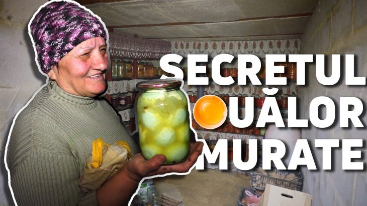 O femeie din raionul Cahul face ouă murate după o rețetă americană