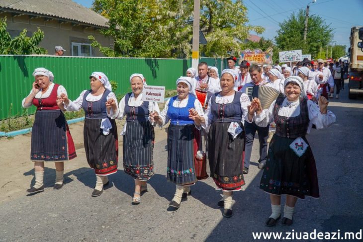 Festivalul Național Etno-folcloric „Dulce Floare de Salcîm” revine sâmbătă la Văleni