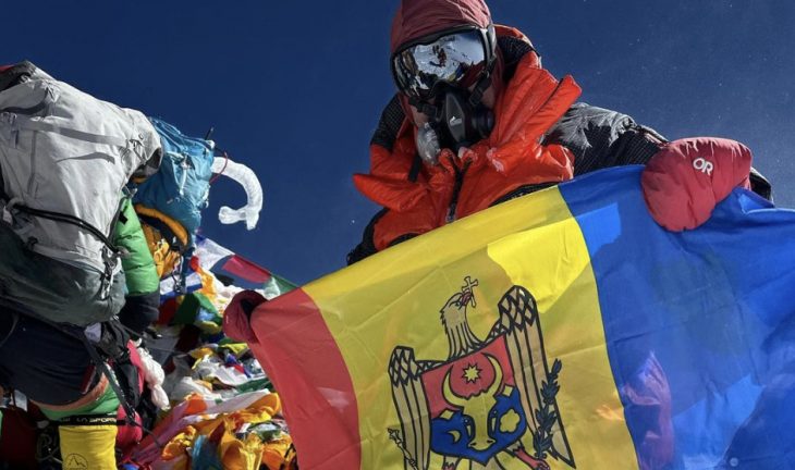 Alpinistul moldovean Vladislav Zotea a cucerit muntele Everest