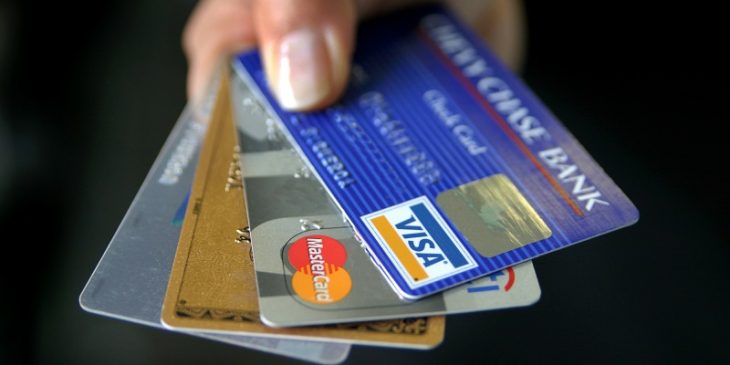 Comisioanele la plățile cu cardul vor fi micșorate