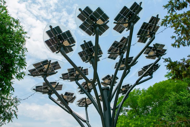 Văleni – Primul SMART Village din Moldova ce dispune de arbore solar