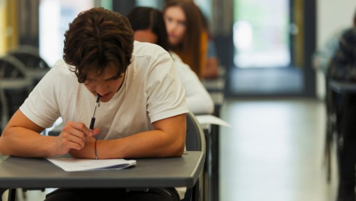 Peste 3000 de elevi nu au susținut examenele naționale de clasa a IX-a
