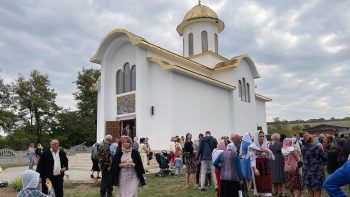 Un loc de închinare nou: La Cucoara a fost construită prima biserică din sat
