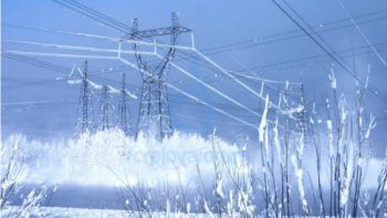 Aproximativ 38 de mii de consumatori din sudul Moldovei rămân fără energie electrică din cauza condițiilor meteo dificile