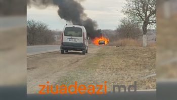 VIDEO// A ars ca o torță. O mașină a fost mistuită de flăcări la Cahul