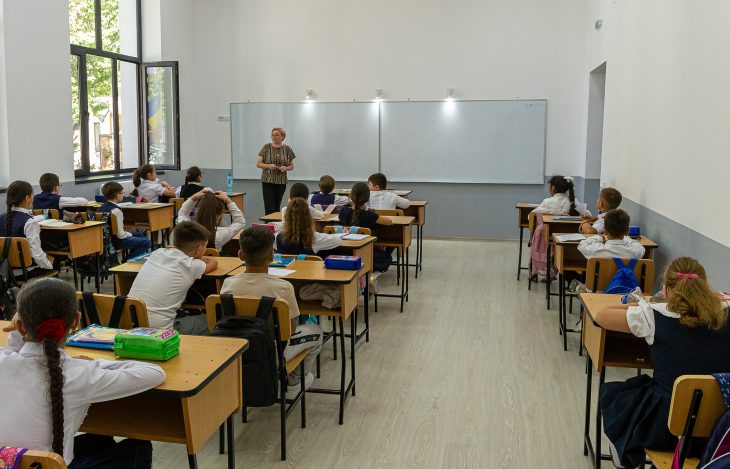 Concurs pentru școlile din Moldova: 200 de școli vor fi dotate cu echipamente și mobilier