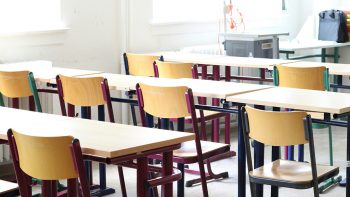 Elevii vor putea fi alungați de la ore și exmatriculați – reguli noi privind disciplina școlară