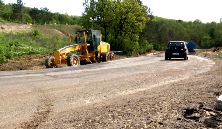 De 4 ani în reparații: Drumul Hîncești-Cantemir ar putea fi gata până la finele anului