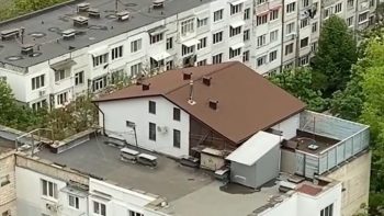 O nouă ”tendință urbană” la Chișinău. Case peste blocuri de locuit