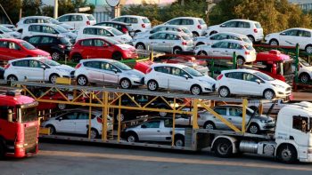 Import de autoturisme în creștere: Moldovenii aduc cu 1,6 ori mai multe mașini din străinătate