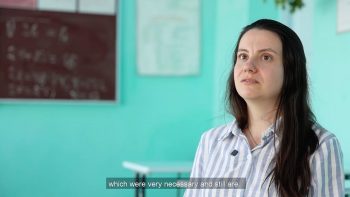 VIDEO// Cum o refugiată din Ucraina a devenit profesoară în satul Lebedenco, raionul Cahul