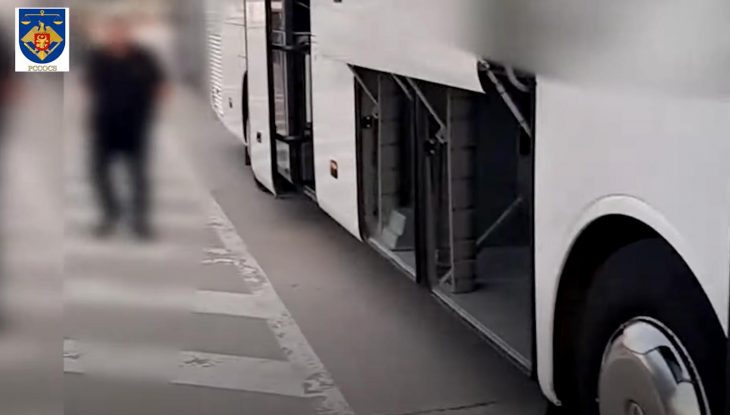 Peste 100.000 dolari americani de contrabandă, depistați într-un autocar sosit din Odesa | VIDEO