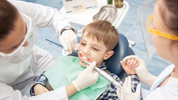 Copiii din Găvănoasa și Văleni vor beneficia de servicii stomatologice gratuite