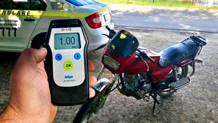 Мотоциклист без номерных знаков и в состоянии сильного алкогольного опьянения был остановлен полицейскими в Кагульском районе
