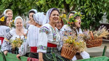 Дрэгайчеле фестиваль в селе Вадул-луй-Исак. Смотрите видео с парада