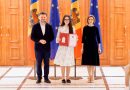 Absolvenții cu „10” pe linie la examenul național de bacalaureat au primit diplome din partea Președintei Maia Sandu