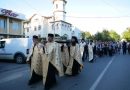 Moaștele Sf. Dionisie și ale Sf. Nectarie, purtate în procesiune la Cahul: Sute de persoane prezente la pelerinaj