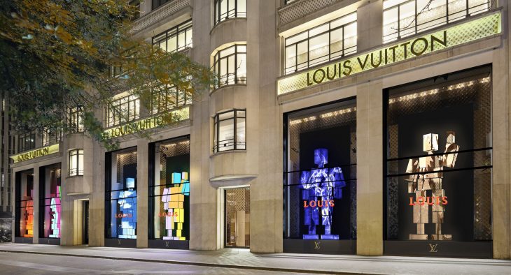 Spargere la un magazin Louis Vuitton din Paris: 100 de articole de lux furate, estimate la 900.000 de euro