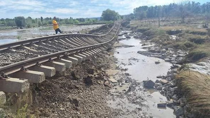 Calea ferată ce leagă Galați de Bârlad, distrusă de inundații