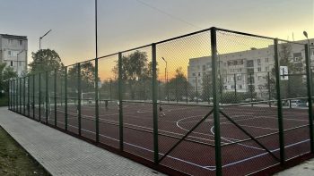 Un nou teren sportiv multifuncțional inaugurat în cartierul Lapaevca, Cahul