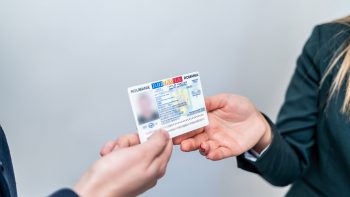 Cât este de legal ca angajatorul să-ți solicite copia buletinului de identitate la angajare?