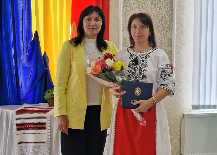 Svetlana Miroznicenco, educatoare din raionul Cahul, a fost premiată cu Diplomă de Onoare din partea Guvernului pentru 29 ani de activitate