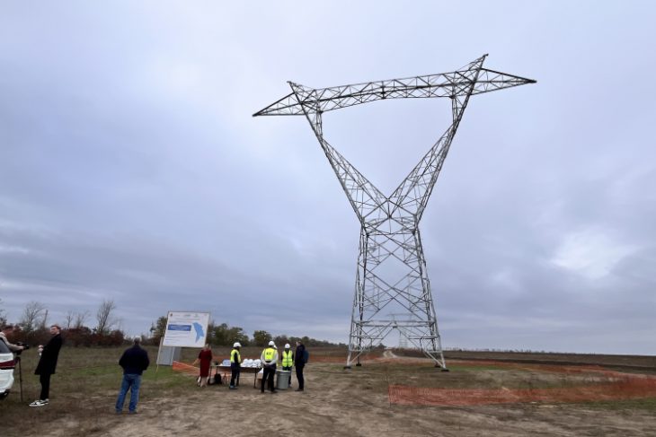 Avansează lucrările la LEA Vulcănești – Chișinău: au fost instalați primii piloni